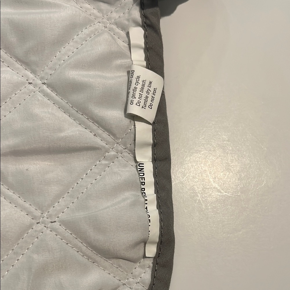 Eddie Bauer Gray Quilted Infant Car Seat Insert - Picture 4 of 7